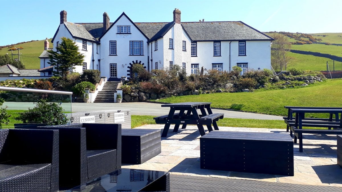 Ty Gwyn Large coastal holiday house, Snowdonia